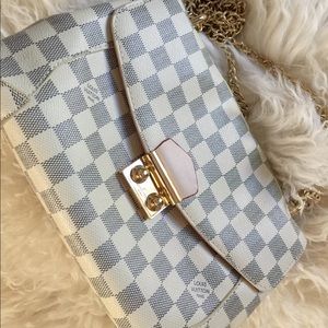 Louis Vuitton Cross Body Purse